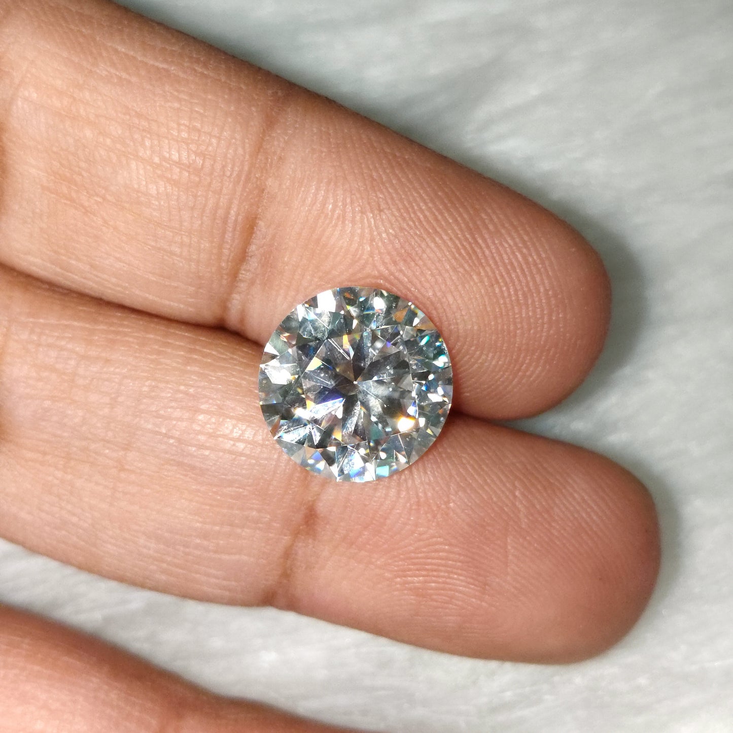 Moissanite Round Cut